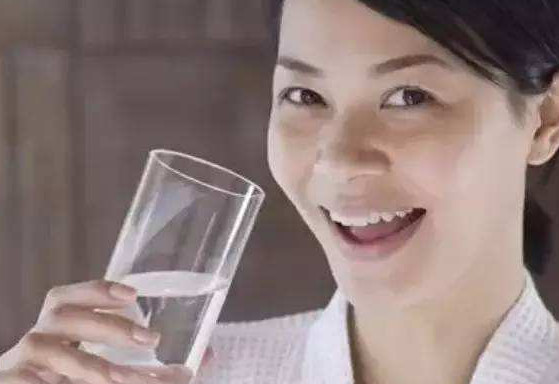 隔夜水為什么不能喝？為什么說隔夜的水不能喝