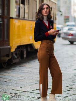 春天穿毛衣怎么搭配？春天穿毛衣怎么搭配好看？