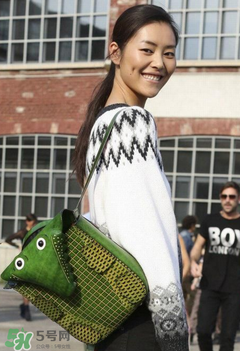 雙肩包怎么搭配？雙肩包怎么搭配好看？