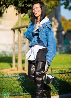 loewe大象包怎么搭配？loewe大象包怎么搭配好看？