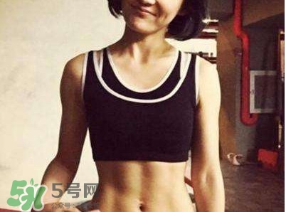 女生馬甲線怎么練？馬甲線多久能練出來