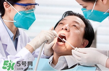 牙周炎怎么得的？牙周炎怎么引起的