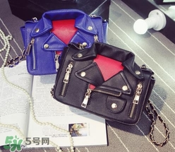 moschino機(jī)車包正品多少錢？莫斯奇諾機(jī)車包專柜價(jià)格