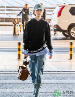 miumiu水桶包怎么搭配？miumiu水桶包怎么搭配好看？