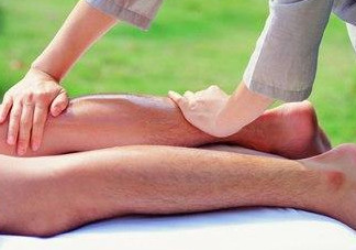 小腿突然抽筋怎么回事？小腿突然抽筋是什么原因