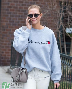 范思哲鏈條包正品多少錢？versace鏈條包專柜價(jià)格