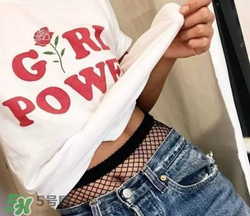 漁網(wǎng)襪牛仔褲怎么搭配好看？網(wǎng)襪破洞牛仔褲怎么搭配？