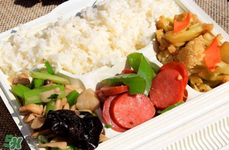 吃快餐抽兩瓶黑血是真的嗎？吃快餐血會變黑嗎？