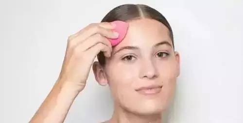 美妝蛋可以上隔離嗎？美妝蛋可以涂隔離霜嗎？