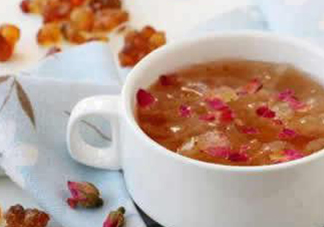 玫瑰水泡面膜怎么樣？玫瑰水怎么泡面膜？