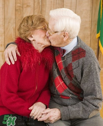 老年人還能性生活嗎？老年人的性生活需要注意什么？