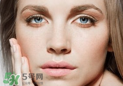 為什么臉上長(zhǎng)脂肪粒？臉上長(zhǎng)脂肪粒是什么原因