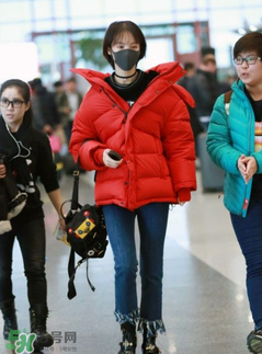 流蘇牛仔褲搭配什么上衣？流蘇牛仔褲配什么上衣好看？