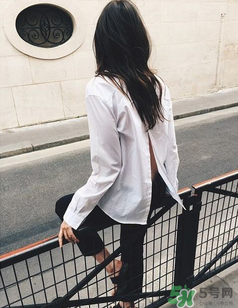 襯衫反著穿怎么搭配？襯衫反著穿怎么搭配好看？