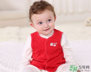 寶寶四月份穿什么衣服？四月份怎么給寶寶穿衣服？