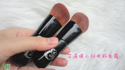 艾諾琪化妝刷怎么樣？艾諾琪化妝刷和受受狼哪家好？