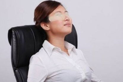 眼疲勞會引起哪些癥狀？眼疲勞會導致什么癥狀