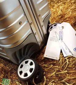 rimowa日默瓦箱子怎么看真假？日默瓦拉桿箱真假辨別