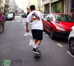 palace衣服貴嗎？palace衣服一般多少錢？