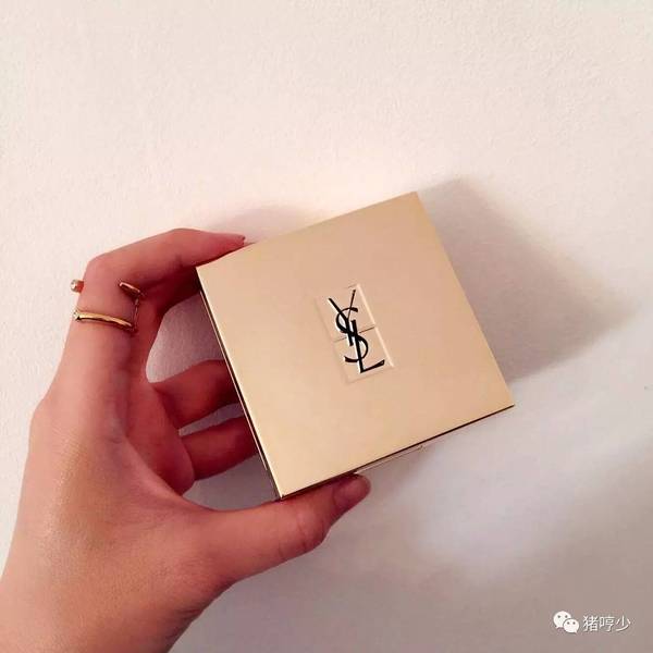 ysl蕾絲氣墊粉餅怎么樣？ysl蕾絲氣墊粉餅好用嗎？