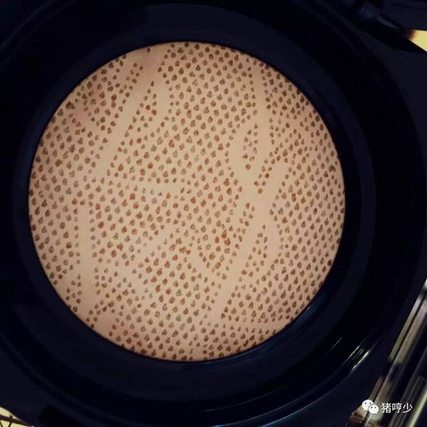 ysl蕾絲氣墊粉餅怎么樣？ysl蕾絲氣墊粉餅好用嗎？