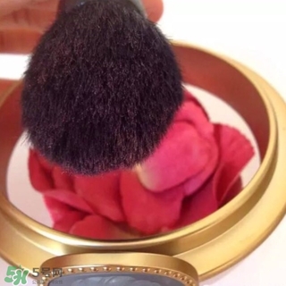 拉杜麗花瓣腮紅多少錢 拉杜麗花瓣腮紅專柜價(jià)格 拉杜麗花瓣腮紅多少錢 拉杜麗花瓣腮紅專柜價(jià)格