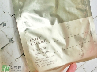 雅詩蘭黛小棕瓶雙層面膜怎么用？