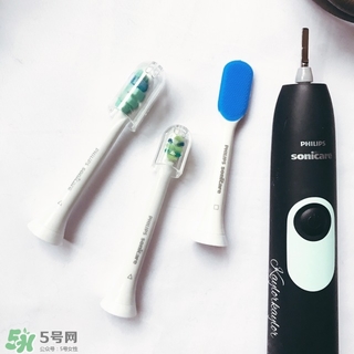 歐樂b和飛利浦電動(dòng)牙刷哪個(gè)好 飛利浦與歐樂b哪個(gè)好用 歐樂b和飛利浦電動(dòng)牙刷哪個(gè)好 飛利浦與歐樂b哪個(gè)好用