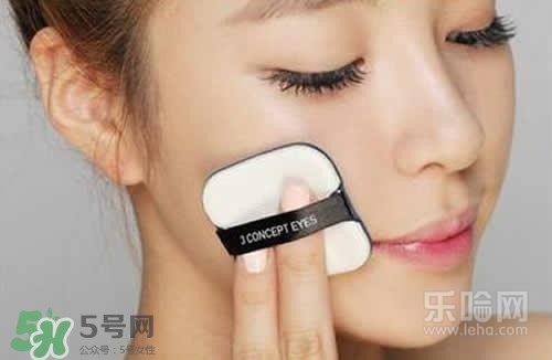 涂了隔離還要涂bb霜嗎？先涂隔離還是先涂bb霜？