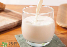 香椿可以和牛奶一起吃嗎？香椿和牛奶能一起吃嗎？