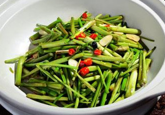 水芹菜和毒芹有哪些區(qū)別？水芹菜和毒芹圖片