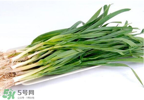 蒜苗發(fā)黃怎么回事？蒜苗發(fā)黃是什么原因？