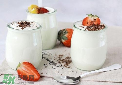 過(guò)期酸奶可以做面膜嗎？過(guò)期酸奶能不能做面膜？