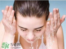 不洗臉涂護(hù)膚品好嗎?不洗臉對(duì)皮膚好是真的嗎? 不洗臉涂護(hù)膚品好嗎?不洗臉對(duì)皮膚好是真的嗎?