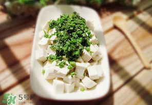 香椿拌豆腐可以隔夜吃嗎？隔夜的香椿拌豆腐能吃嗎？