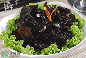 木耳和香椿能一起吃嗎？香椿能和木耳一起吃嗎？