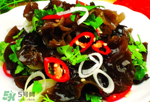 木耳和香椿能一起吃嗎？香椿能和木耳一起吃嗎？