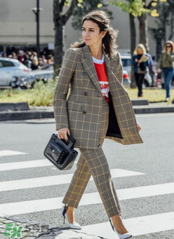 今年流行趙四的西裝怎么搭配？趙四的西裝怎么搭配好看？