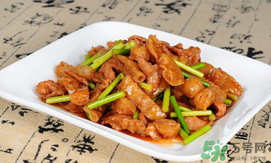 香椿可以和牛肉一起吃嗎？香椿和牛肉能同吃嗎？