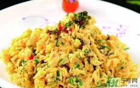 發(fā)燒能吃香椿炒雞蛋嗎？發(fā)燒可以吃香椿炒雞蛋嗎？