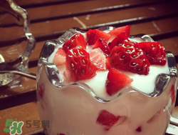 香椿和酸奶能一起吃嗎？香椿能和酸奶一起吃嗎？