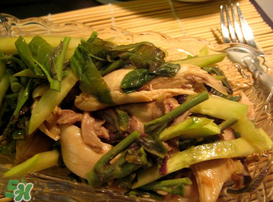 香椿和鴨肉能一起吃嗎？香椿和鴨肉可以同時吃嗎？