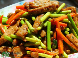 蒜苔可以和西紅柿一起吃嗎？蒜苔和西紅柿能同吃嗎？