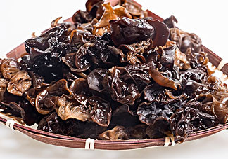 苦菊能和木耳一起吃嗎？苦菊能和黑木耳一起吃嗎