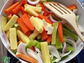 萵筍和洋蔥能一起炒嗎？萵筍和洋蔥能一起吃嗎？