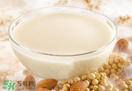 香椿和豆?jié){能一起吃嗎？喝豆?jié){可以吃香椿炒雞蛋嗎？