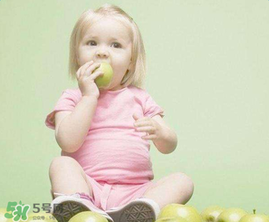 四個(gè)月的寶寶可以喝果汁嗎？寶寶四個(gè)月能喝果汁嗎？