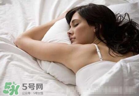 夫妻兩地分居怎么解決生理需求？夫妻兩地分居該如何相處？