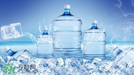 純凈水和礦泉水哪個(gè)好？純凈水和礦泉水的區(qū)別