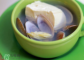 花甲能和豆腐一起吃嗎？花甲和豆腐能一起吃嗎？